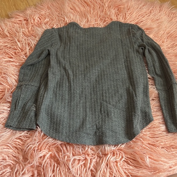 💕 Preloved ~ Two EUC Girls Long Sleeve Shirts - Picture 11 of 11
